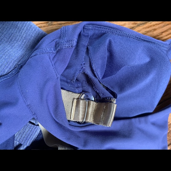 Lululemon tank size 6 - Picture 8 of 9